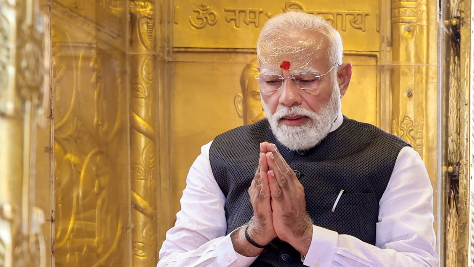 वाराणसी में पीएम मोदी