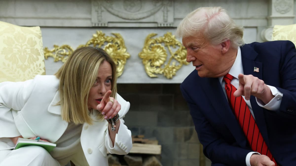 'Unacceptable': Meloni Condemns Trump's Criticism Of Pope, Backs Pontiff's Stance On War