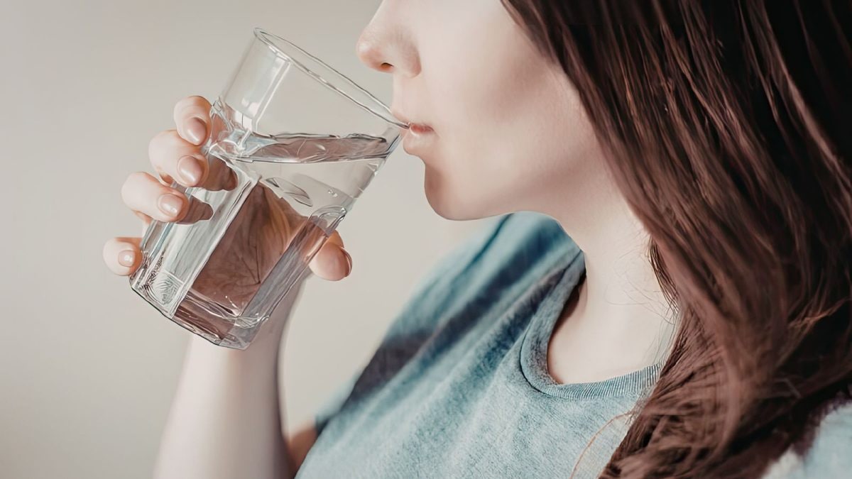 Why Drinking Cold Water Right After Coming In From The Heat Is Harmful ...