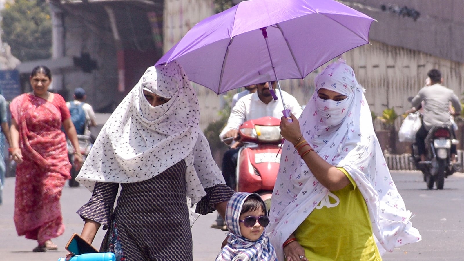  Summer season in Surat
