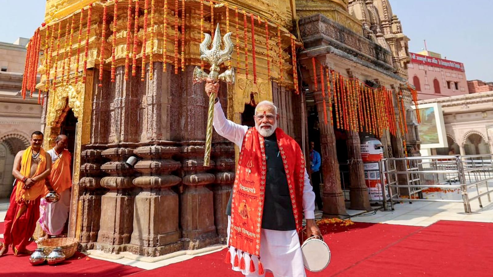 वाराणसी में पीएम मोदी