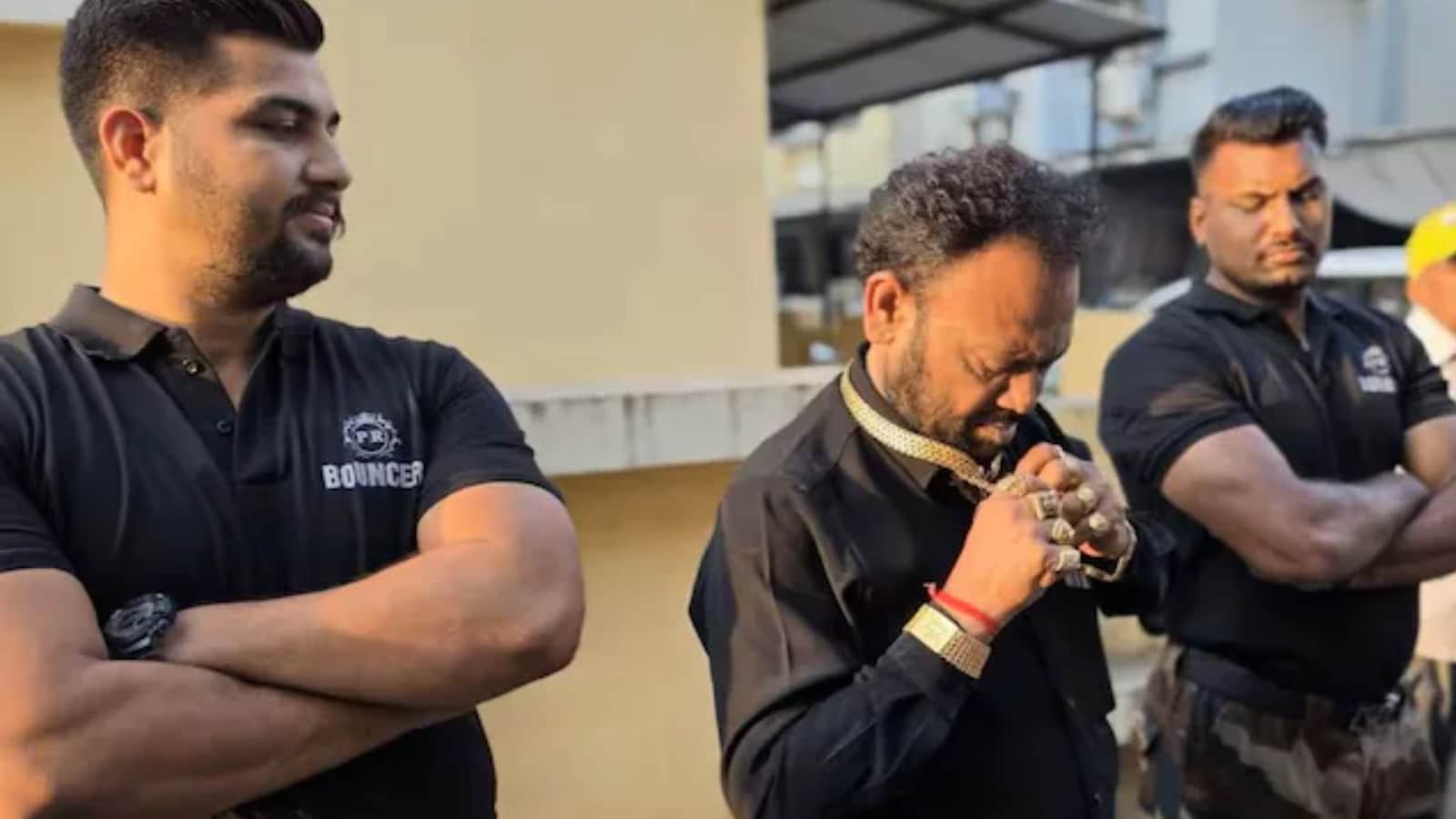 Surat AAP Candidate Flaunts Rs 90 Lakh Gold, Campaigns With Two Bouncers!