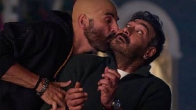 ‘Dosti Itni Purani’: Akshay Kumar Wishes Ajay Devgn Happy Birthday With A BTS Pic From Golmaal 5 Sets 