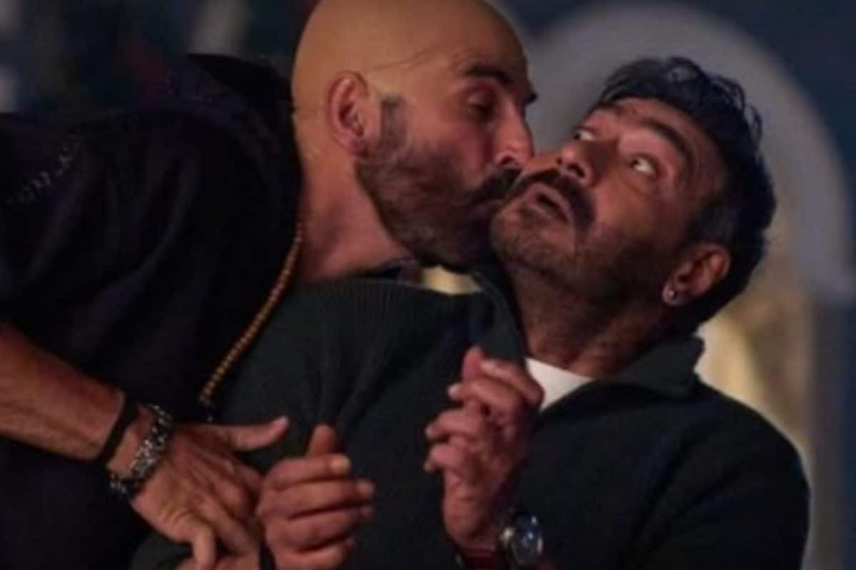 ‘Dosti Itni Purani’: Akshay Kumar Wishes Ajay Devgn Happy Birthday With A BTS Pic From Golmaal 5 Sets