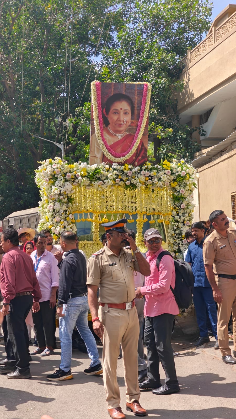 Asha Bhosle Funeral Today in Mumbai With Full State Honours