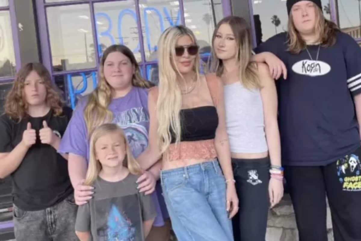 Tori Spelling And Seven Children Injured After Car Hit By Speeding Driver, No Arrests Made