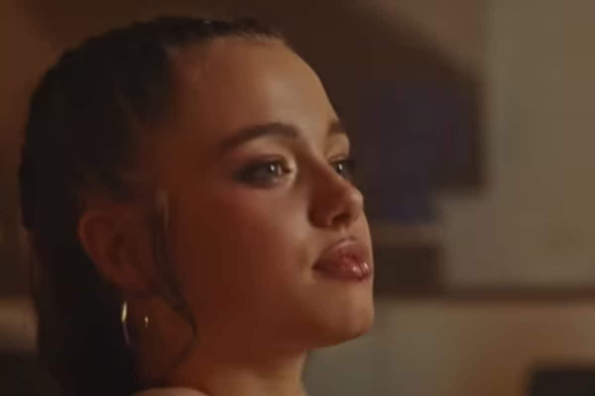 Angelina Jolie-Brad Pitt’s Daughter Shiloh Makes Music Video Debut, Fans Go Wild