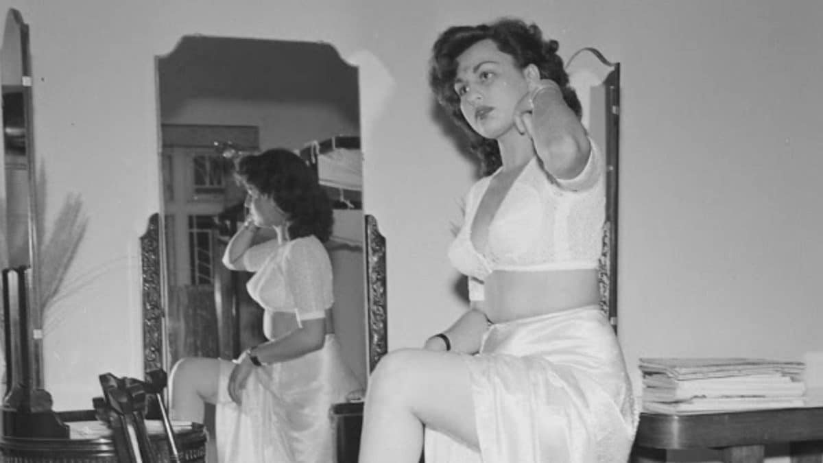 This Golden-Era Bollywood Star Made International Headlines With Her Bold 1951 Photoshoot