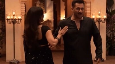 Maatrubhumi: BTS Video Of Song ‘Chand Dekh Lena’ Featuring Salman Khan, Chitrangda Singh Goes Viral