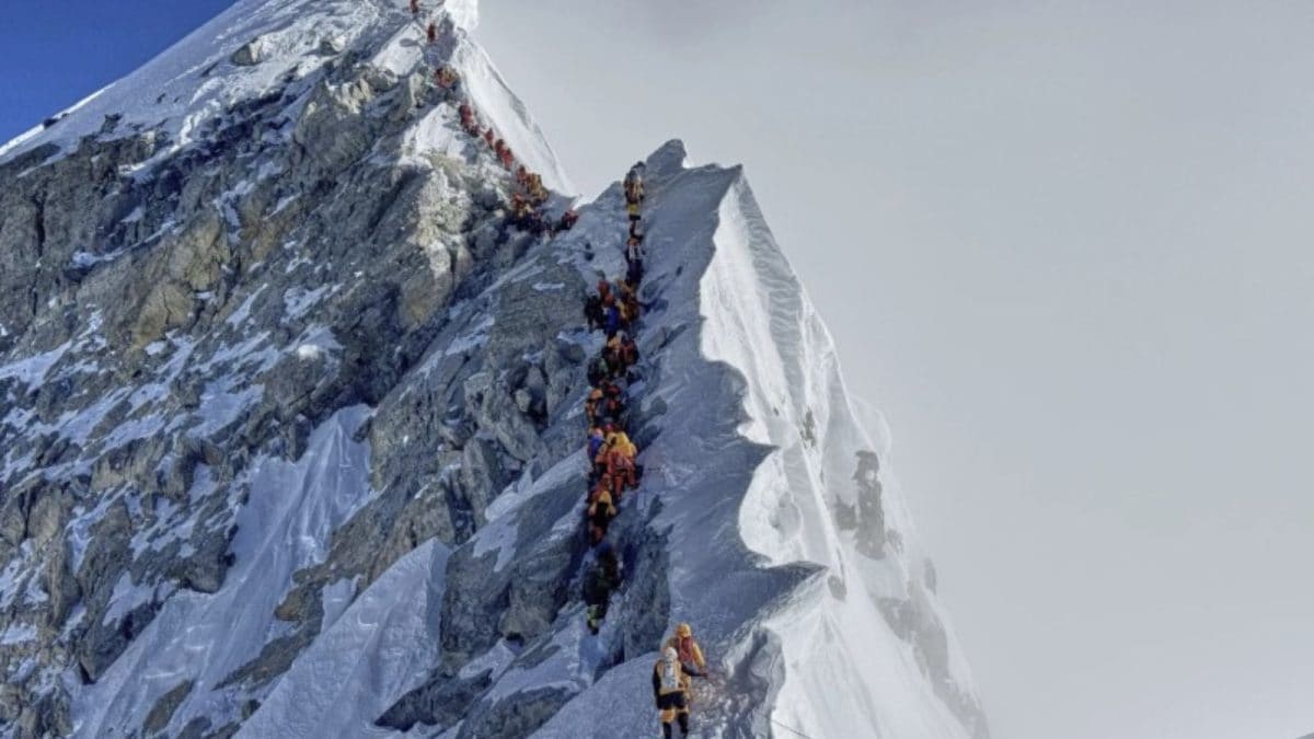 Baking Soda, 'Poisoned' Everest Trekkers & $20Mn Insurance Fraud: Inside Nepal Guides' Rescue Scam