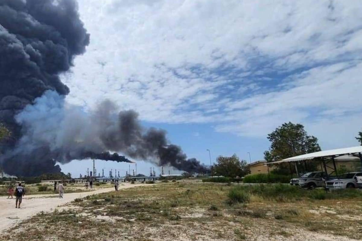 Iran's Lavan Oil Refinery Struck Hours After Ceasefire; Tehran Retaliates Against UAE, Kuwait