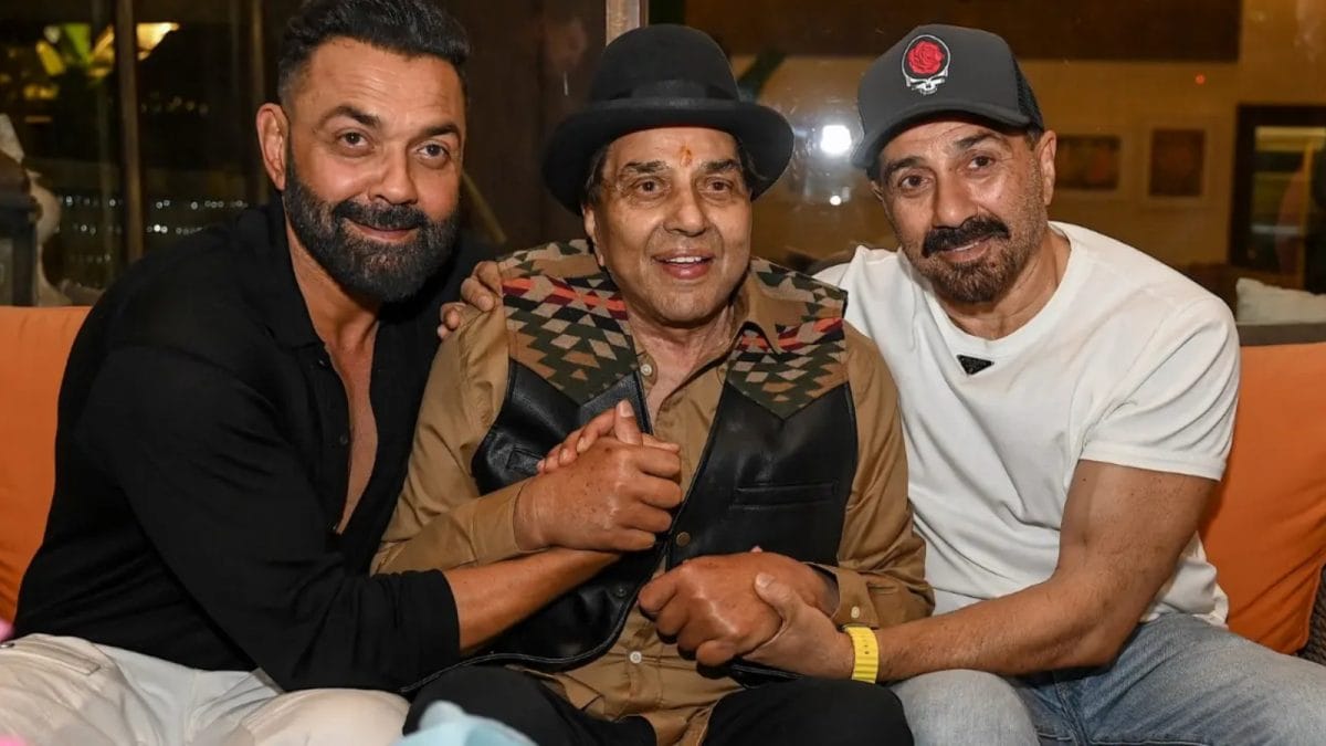 Bobby Deol’s Heartfelt Tribute: Accepting Dharmendra’s Lifetime Achievement Honor