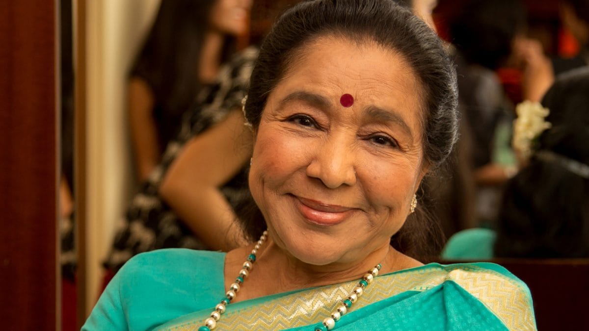 Legendary Playback Singer Asha Bhosle Passes Away At 92, Last Rites On ...