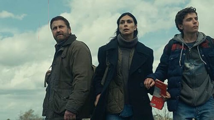 Gerard Butler and the Garrity family in Greenland 2: Migration