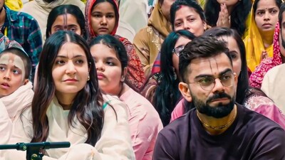 1. Virat Kohli & Anushka SharmaVirat Kohli and Anushka Sharma have visited Premanand Maharaj’s ashram in Vrindavan multiple times. Their meetings with the spiritual leader have repeatedly attracted attention online.