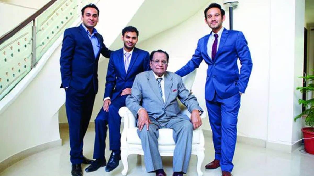 From Insurance Desk to Tractor Empire: How a 93‑Year‑Old Became India's Oldest Billionaire