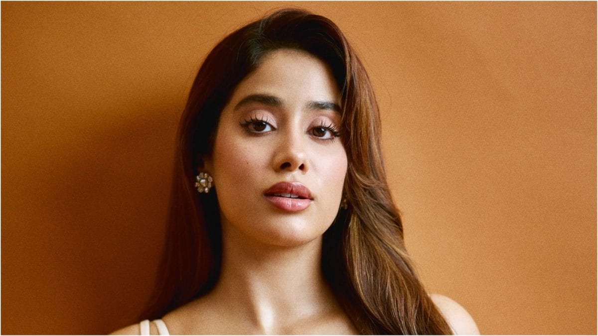 Janhvi Kapoor AGREES She Was 'Disrespected' In Peddi; Makers Oversexualised 'Waist, Midriff And Backside'?