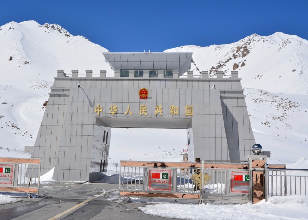 The Khunjerab Pass is part of the famous Karakoram Highway, one of the highest paved international highways in the world. Since travelers and workers often pass through this route, the ATM provides convenient banking access in an otherwise isolated area. 