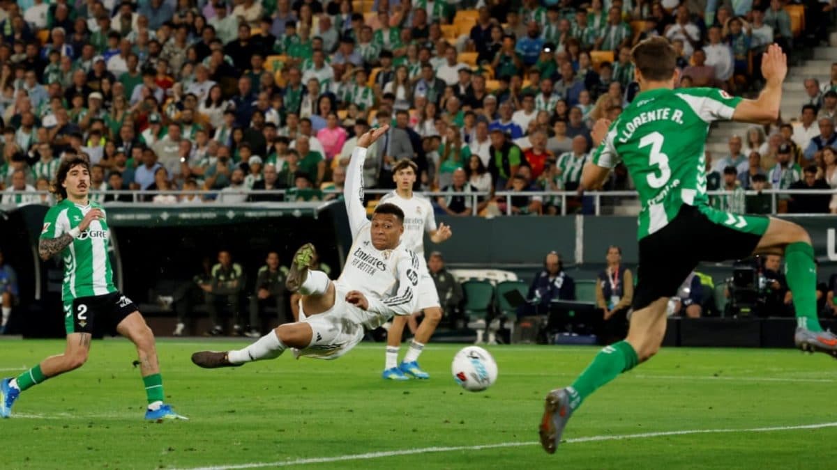 Kylian Mbappe's Hamstring Strain Effectively Ends Real Madrid's Title Hopes - Report
