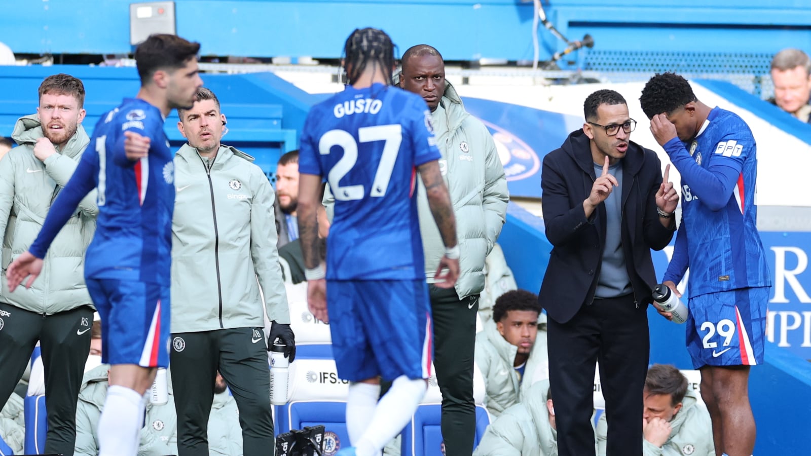 Liam Rosenior Rips Into 'Indefensible' Chelsea Players Amid Dismal Losing Slump