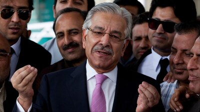 Khawaja Asif speaks to reporters in Islamabad, Pakistan (File photo: AP)