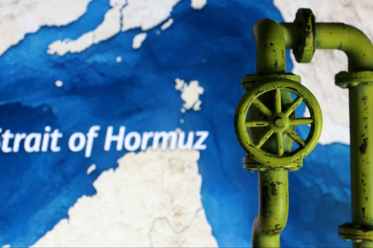 Iran Unlikely To Reopen Strait Of Hormuz Soon, Warns US Intel After Trump's Fresh Deadline