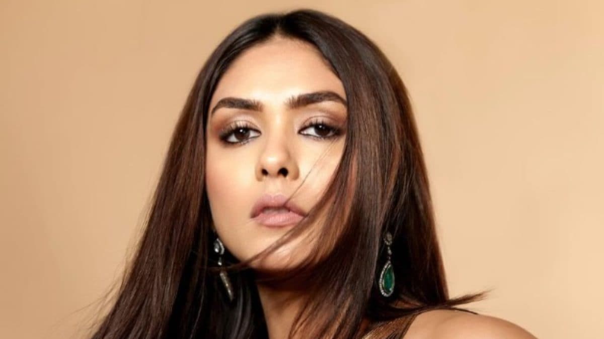 Mrunal Thakur Calls for Real Women Stories in Bollywood, Talks Upcoming Romance with Varun Dhawan