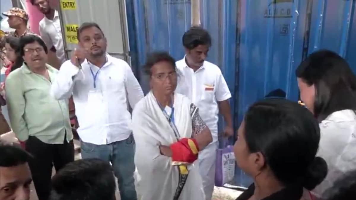 West Bengal Polling 2026: Ink Blot Found On BJP EVM Button In Panihati, Voting Delayed