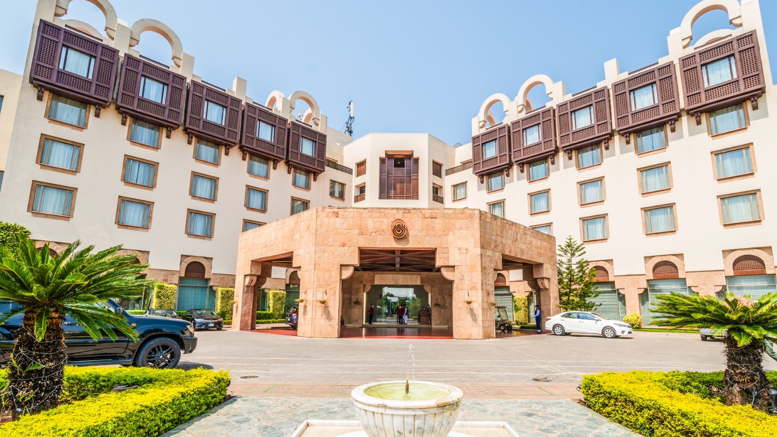 US-Iran Talks: How Pakistan's Ismaili-Owned Serena Hotel Became Neutral  Ground For Shia Power & 'Great Satan' | Explainers News - News18