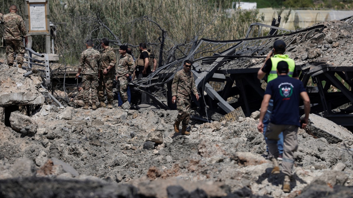 Gunfire, Artillery Shelling Mark The Beginning Of Israel-Lebanon 10-Day Ceasefire