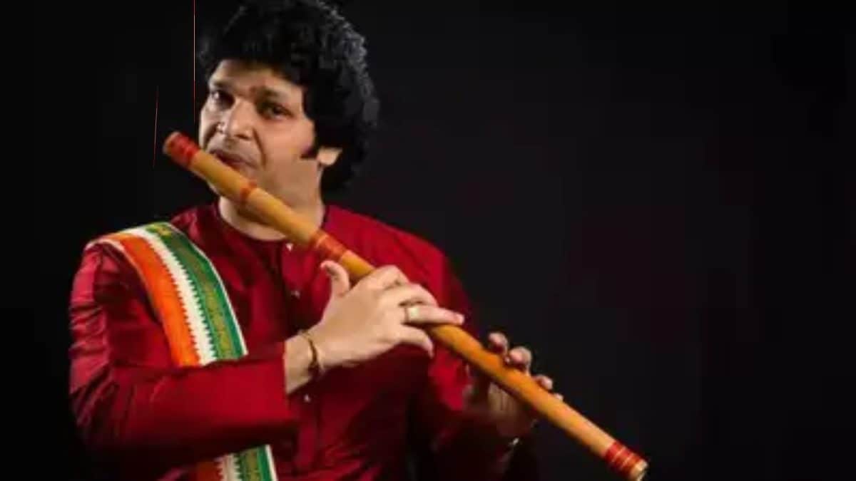 Pandit Rakesh Chaurasia and Ustad Shujaat Husain Khan during their jugalbandi