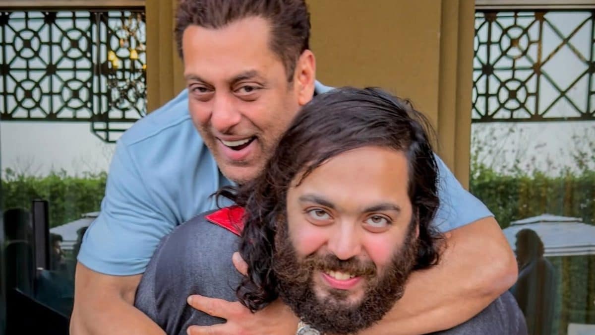 Salman Khan’s Playful Back‑Climb on Anant Ambani’s Birthday Stirs Buzz