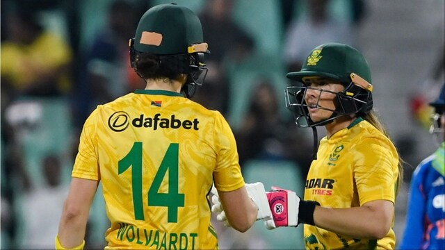 South Africa beat India by 6 wickets in 1st T20I. (Picture Credit: X/@ProteasWomenCSA)