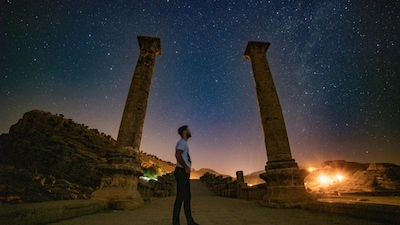 Stepping out tonight? April’s skies have a rhythm of their own- full moon, meteor shower, planetary parades, 8 quiet cosmic events you can witness this month. (Image: Canva)