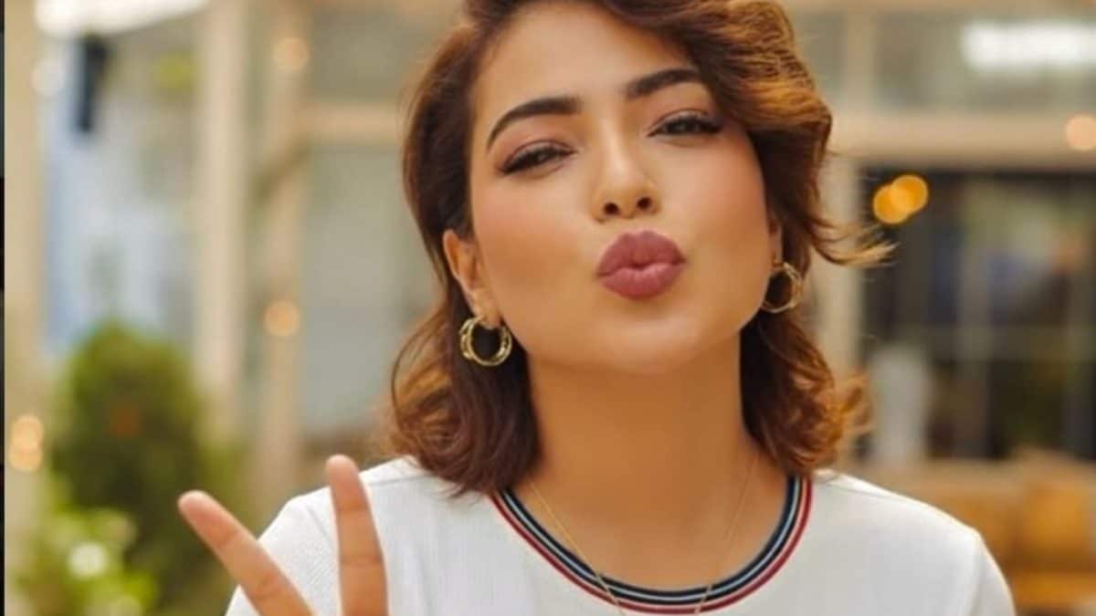 Beloved Sun TV Star Subashini Balasubramaniyam Dies Under Mysterious Circumstances, Fans React with Grief