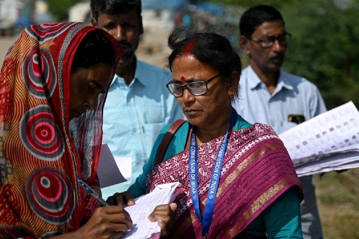 EC Revises SIR Schedule For Three States And Delhi, Extends Door-To-Door Voter Verification Deadline