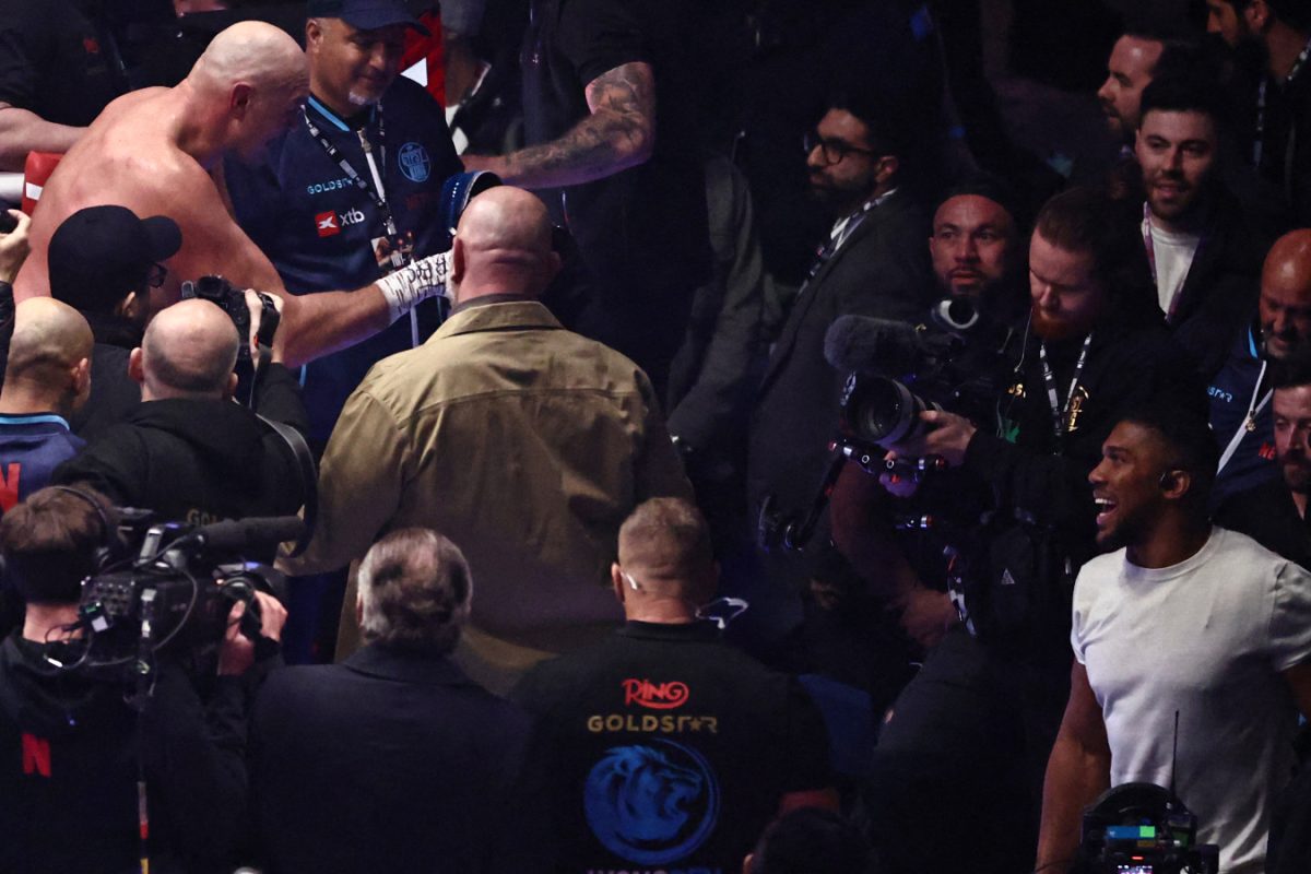 Tyson Fury vs Anthony Joshua Incoming? Mega Stars Face Off Ringside | WATCH