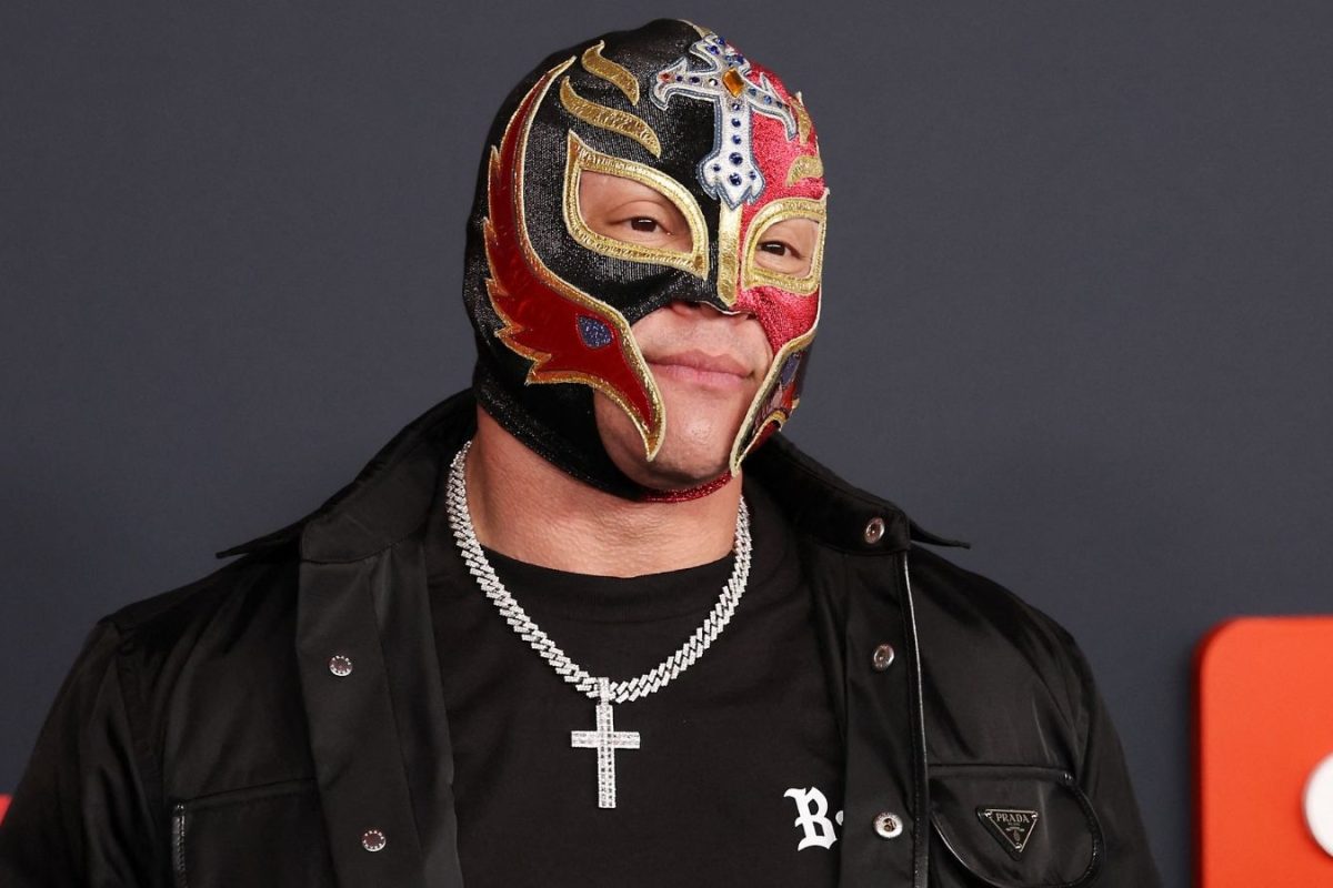 Rey Mysterio Returns On RAW, Enters IC Title Ladder Match At WrestleMania 42