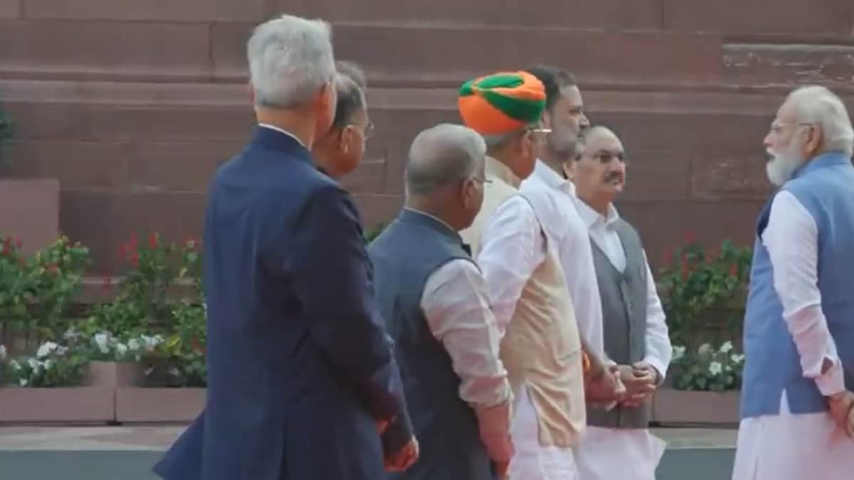 A Warm Handshake at Prerna Sthal: Modi and Rahul Gandhi Caught in a Friendly Moment