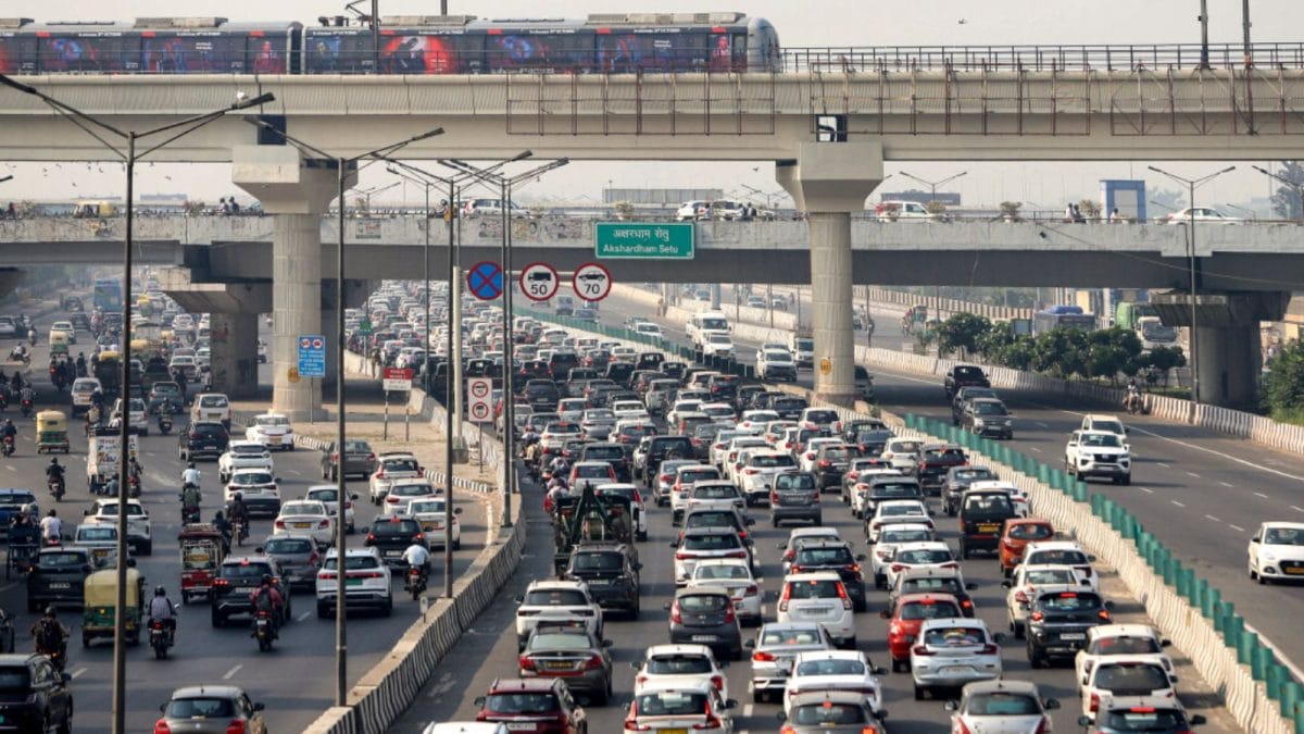 Delhi’s Bold Road‑to‑Electric Plan: No New Petrol Two‑Wheelers After 2028