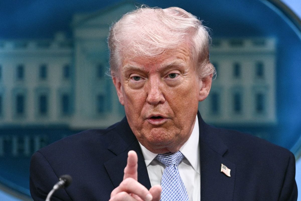 'All Signs Of Dementia': Doctor Points To Trump's 'Worsening' Cognitive Function After Iran Rant