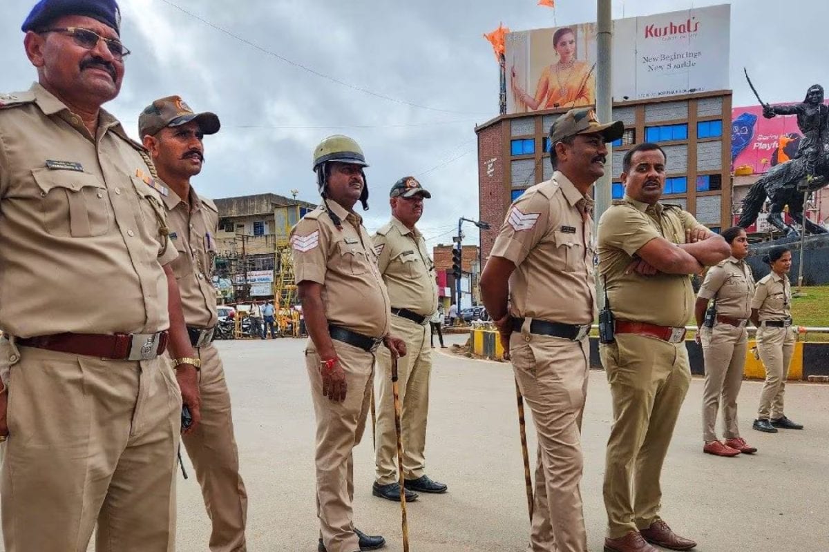 Karnataka Cop Makes 17 Constables Stand In The Sun Over Indiscipline, Home Dept Transfers Her