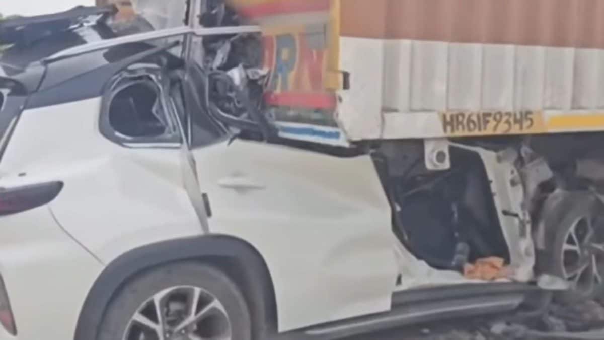 Godman Ashok Kharat's Close Aide Dies In Car Accident On Mumbai-Nagpur Expressway