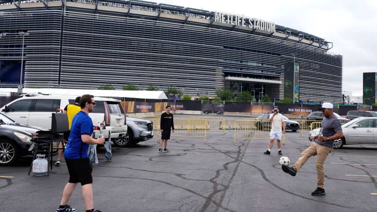 Fans To Face $150 Transit Cost To Reach FIFA World Cup Matches In New Jersey