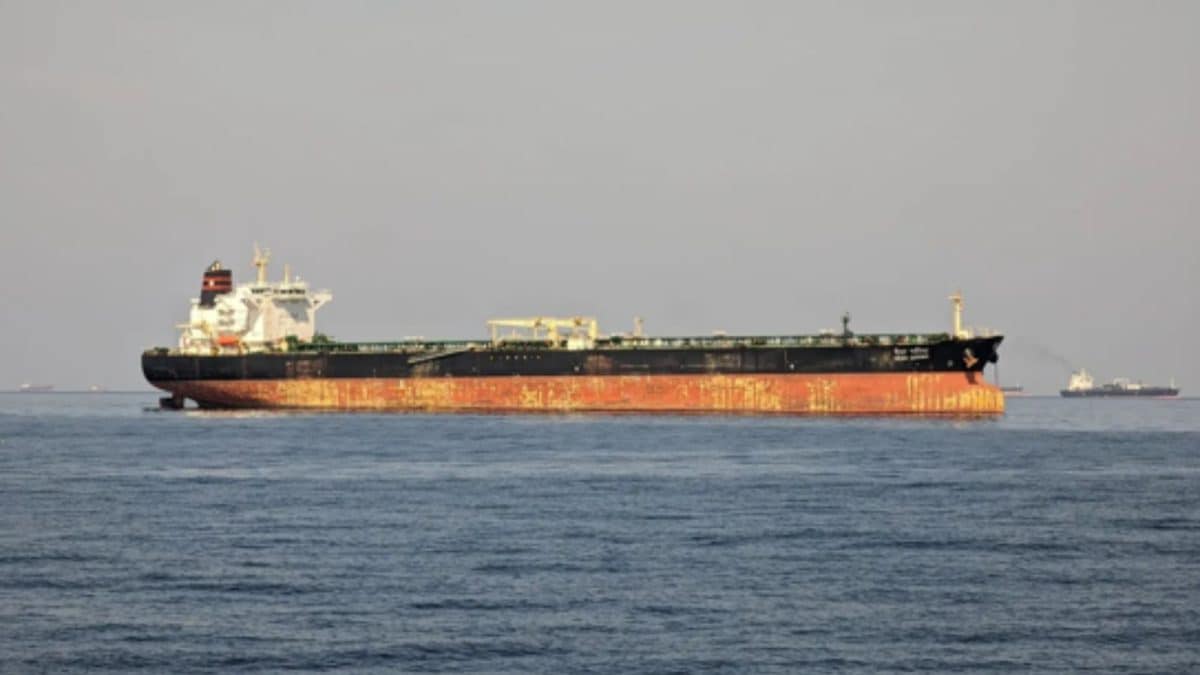 Indian-Flagged Desh Garima Safely Crosses Hormuz, Bound For Mumbai