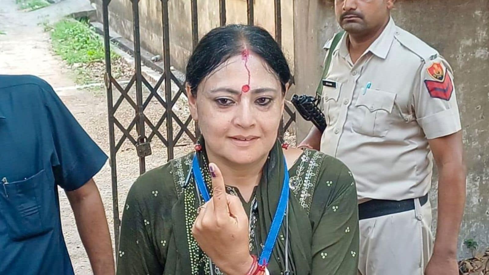 BJP MLA Agnimitra Paul's Car Attacked In Asansol As West Bengal Votes In Phase 1 Election