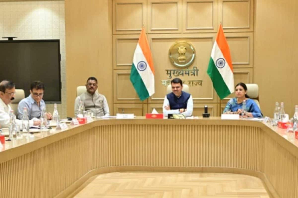 Fadnavis Pushes Fast-Track Rollout Of 53 Automated Vehicle Testing Centres In Maharashtra