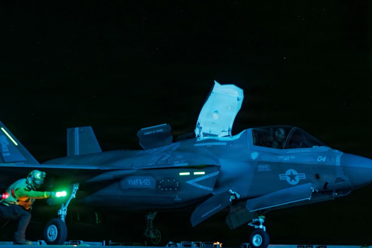 Hormuz Blockade: Trump Deploys F-35B Lightning II Jets, MV-22 Ospreys, 15 Warships