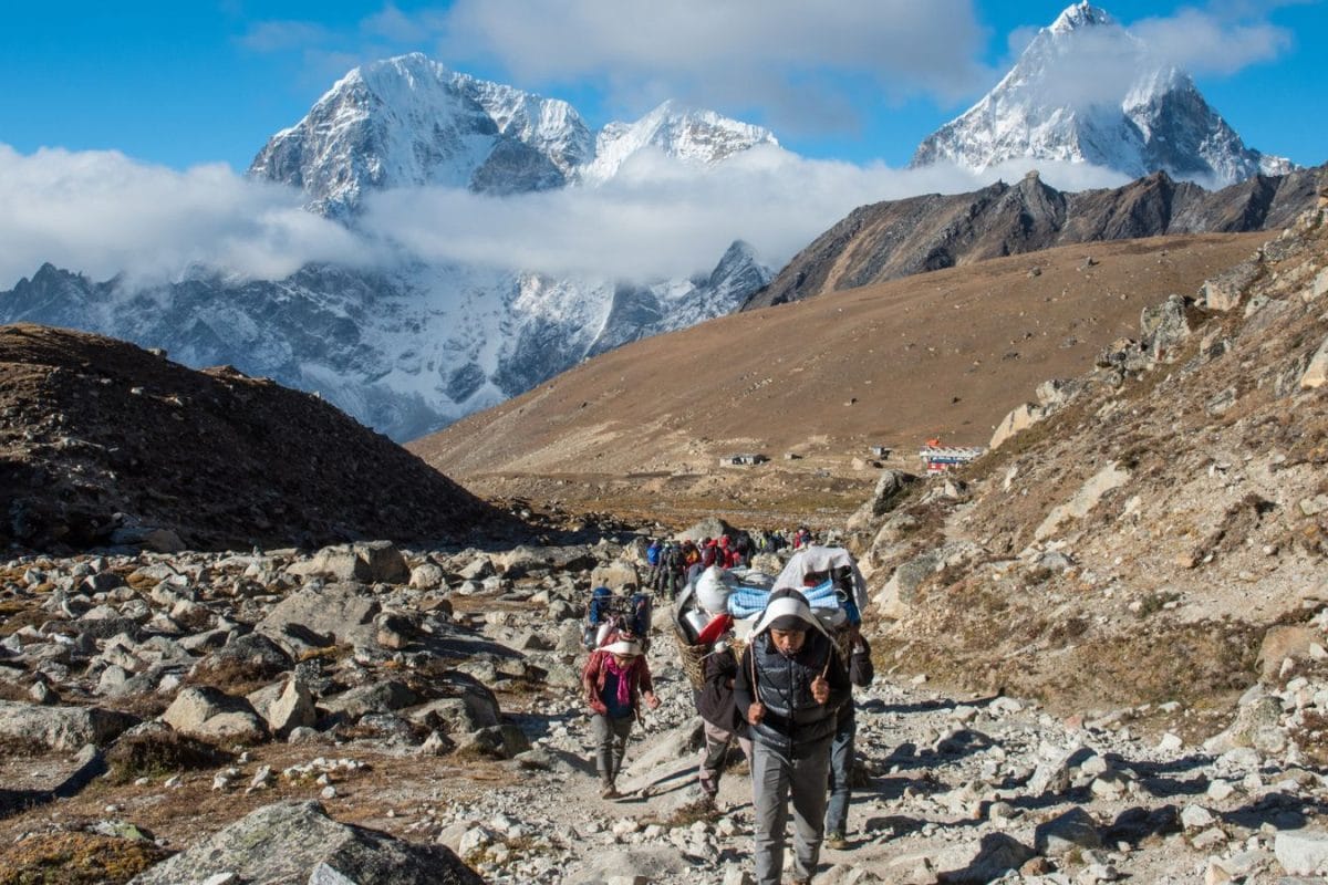 Are Nepal Sherpas Really 'Poisoning' Mt Everest Climbers? Full Scam Explained