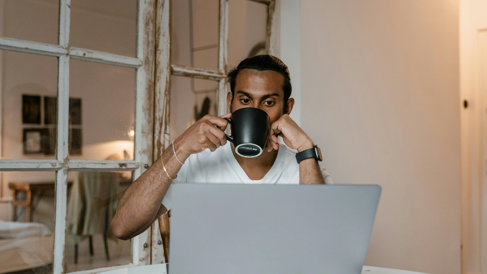 In the United Kingdom, a four-day week has not started yet. However, a workers’ union has asked for more remote work, saying the Iran war is “pushing up costs for workers who are already struggling to make ends meet” The Sun reported.